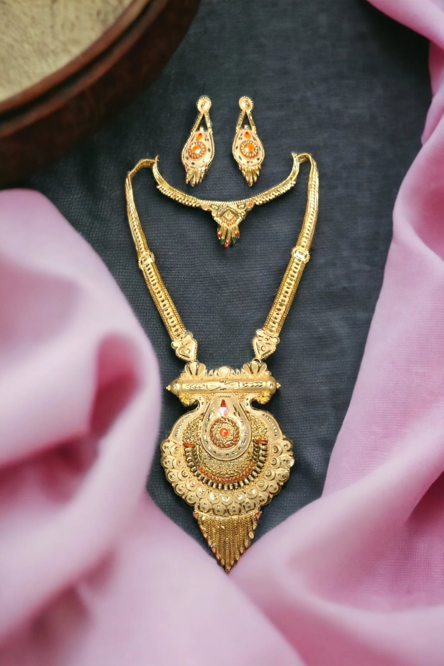 Elegant Gold- Plated Necklace with Matching Earrings Jewellery set