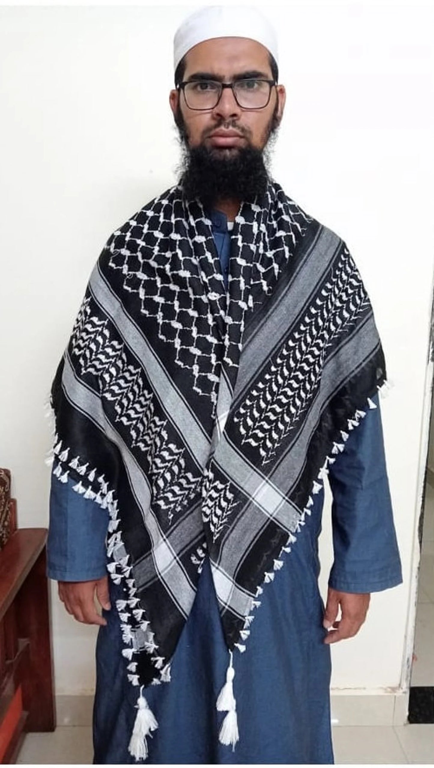 Palestine Keffiyeh Kufiya Scarf (48*48)- Free Palestine Traditional Shemagh with Tassels Arafat Hatta Arab Style Headscarf for Men and Women