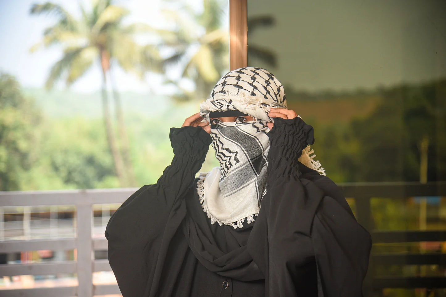 Palestine Keffiyeh Kufiya Scarf (48*48)- Free Palestine Traditional Shemagh with Tassels Arafat Hatta Arab Style Headscarf for Men and Women