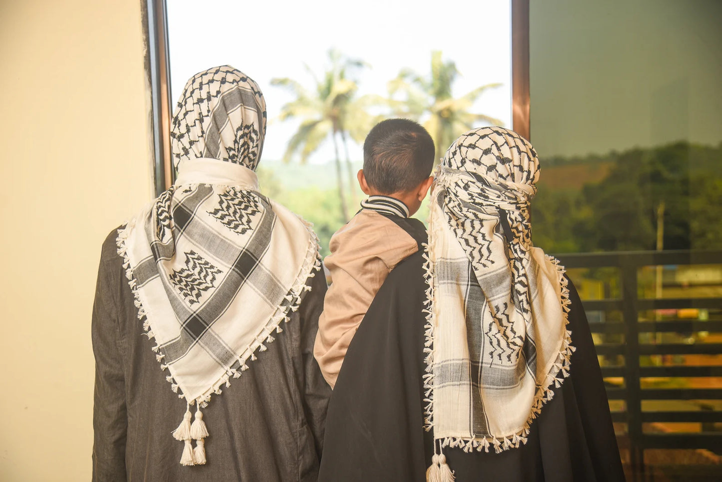Palestine Keffiyeh Kufiya Scarf (48*48)- Free Palestine Traditional Shemagh with Tassels Arafat Hatta Arab Style Headscarf for Men and Women