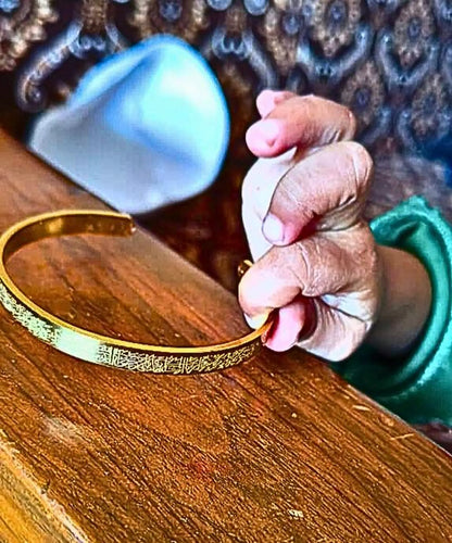 Ayatul Kursi Bracelet Golden Colour 18K Gold Plated Ayatul Kursi Bangle Adjustable Quran Bracelet Luxury Islamic Jewellery for Unisex